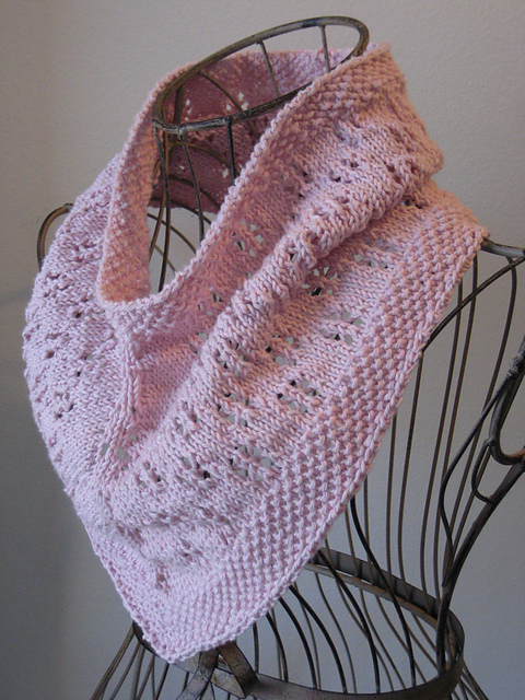 Daisy Chain Cowl