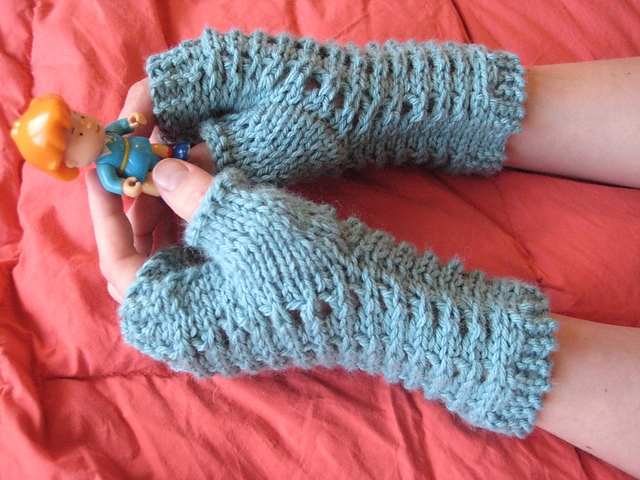 Slip-Stitch Mesh Fingerless Gloves
