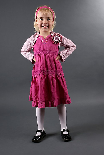 Knit girl´s shrug Little Princess