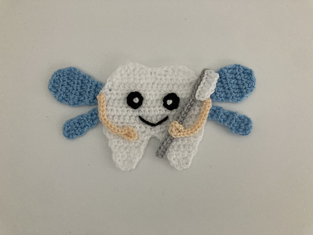 Ravelry: Tooth Applique pattern by Fiona Wilkinson