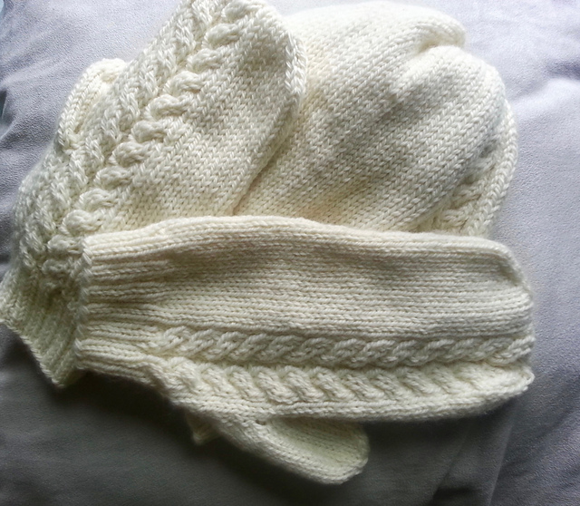Latu Mittens