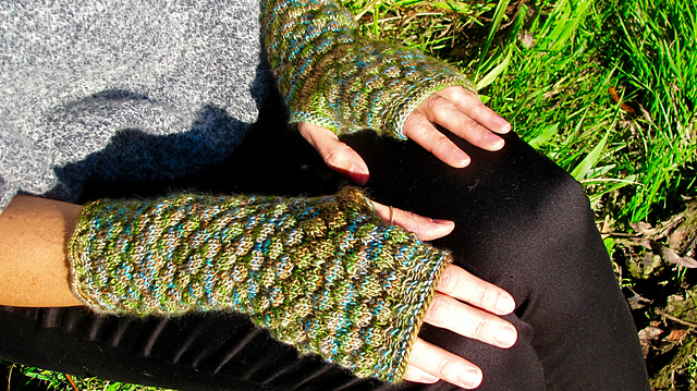 Swash Fingerless Mitts