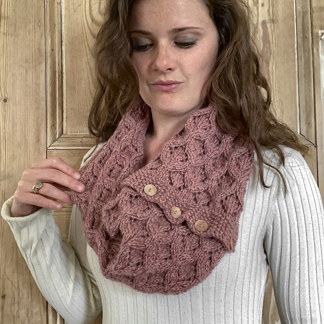 Textured Nepal Snood & Hand Warmers