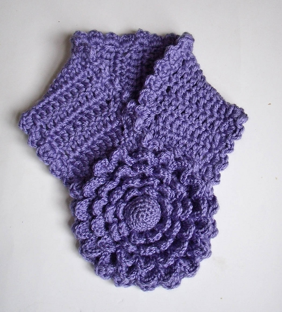 Multi Petal Lavender Flower Scarflette No 18