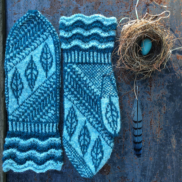 Fuss and Feathers Mittens