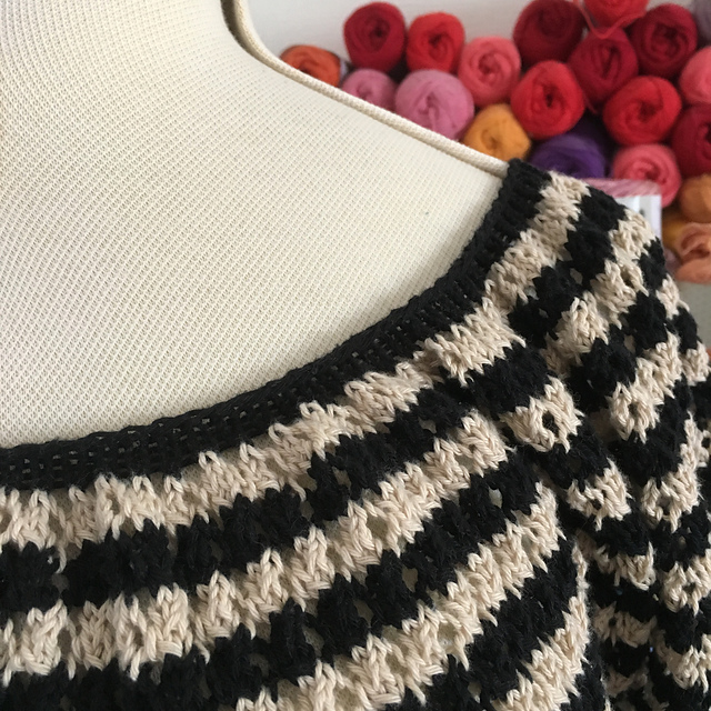 Striped perforated singoalla