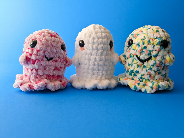 Amigurumi ghost