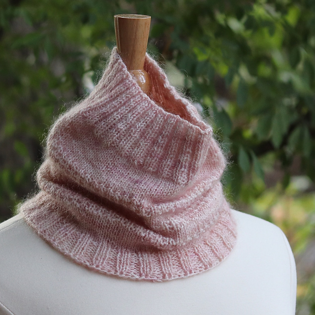 Apple Blossoms Cowl
