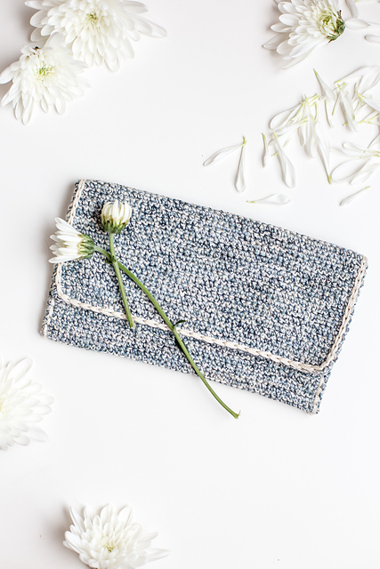 Seaside Clutch