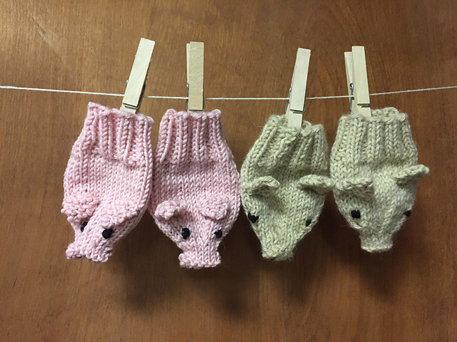 Pig Mittens
