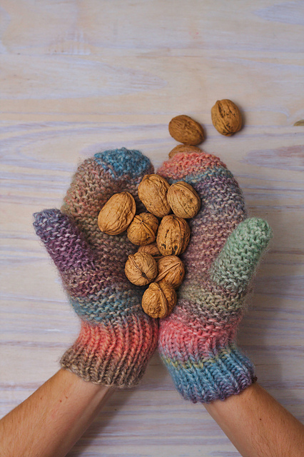 Bobbles mittens