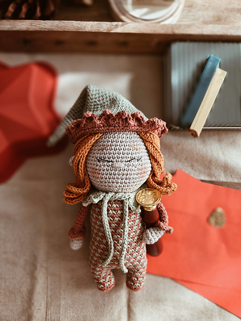 Nora the Letter Elf