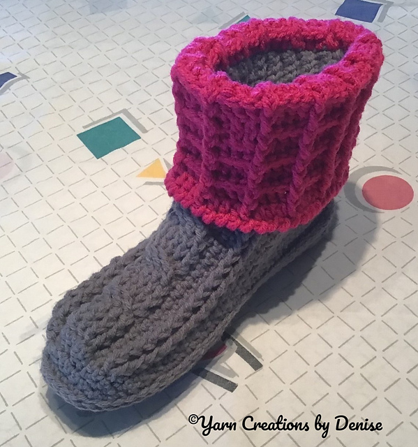 Women's cable slippers on thick yarn soles