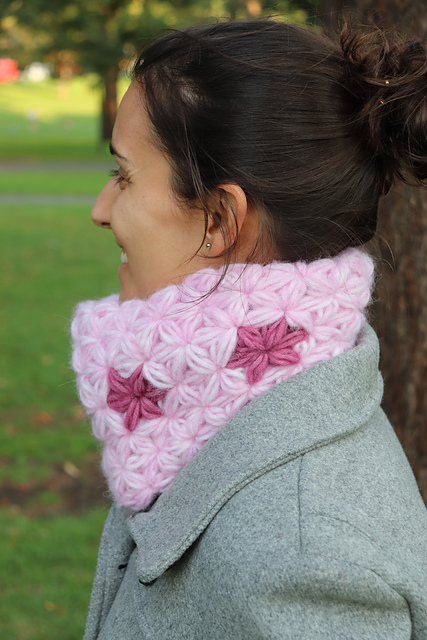Lovely Jasmine Cowl