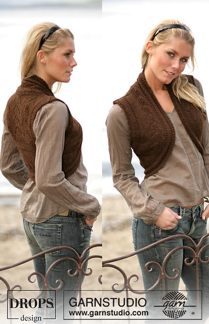 98-38 Vest with textured pattern