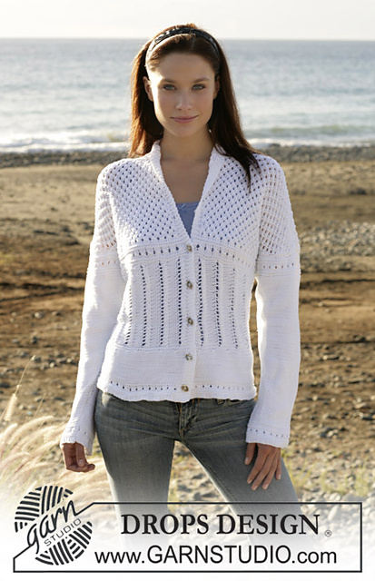 101-22 Jacket with collar and lace pattern
