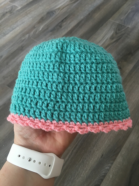 Tiny Scallops Easy Newborn Cap and Booties Set
