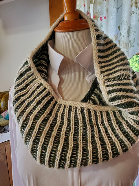 Mint Tea Cowl