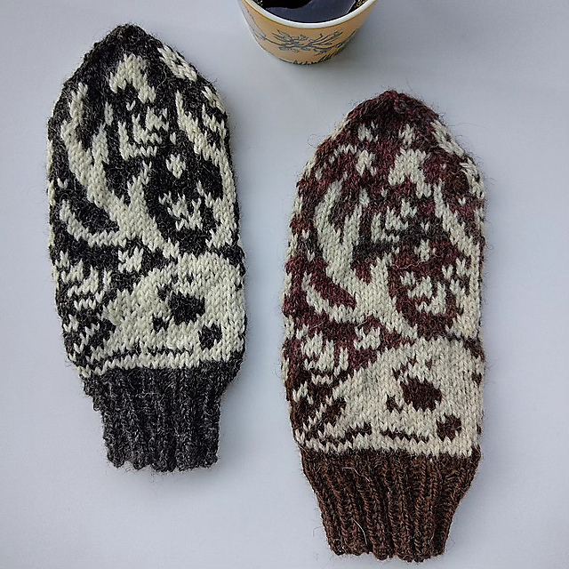 Memento Mori Mittens