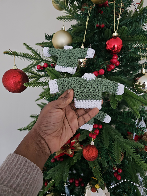 Mini ugly sweater ornament
