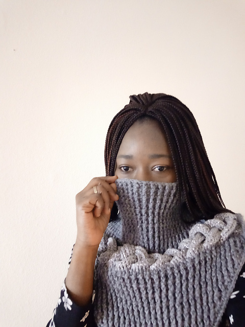Frosty Braided Cowl