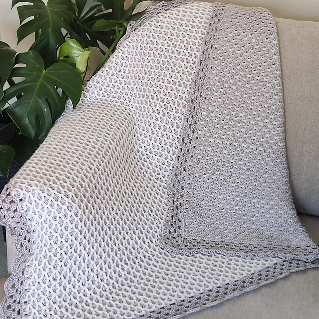 Honeycomb Reversible Blanket