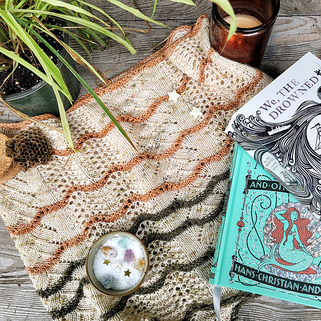 Amhran Na Farraige Selkie/Mermaid Cowl