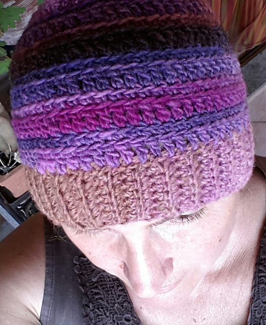 Back loop hat