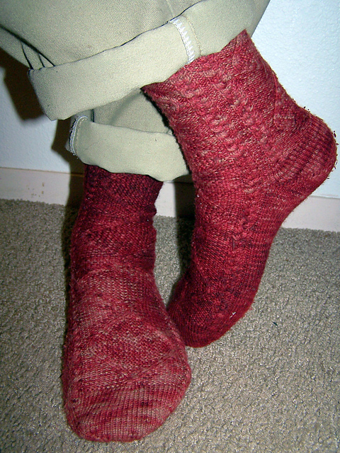 Seedy Cabled Socks