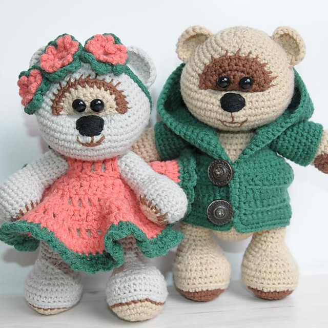 Honey teddy bears in love