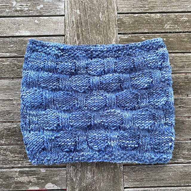 Dots Cowl