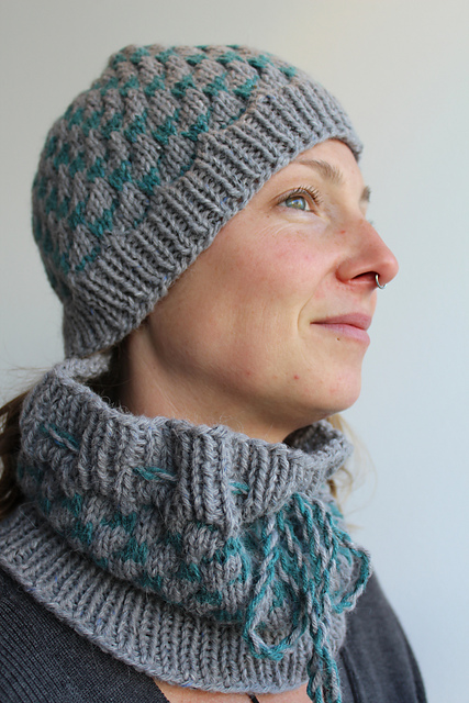 Swirling Colors Cowl