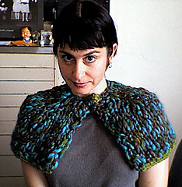Biggy Capelet