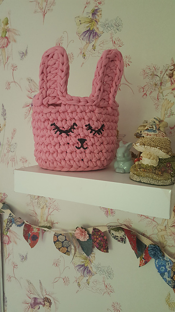 Sleepy bunny basket