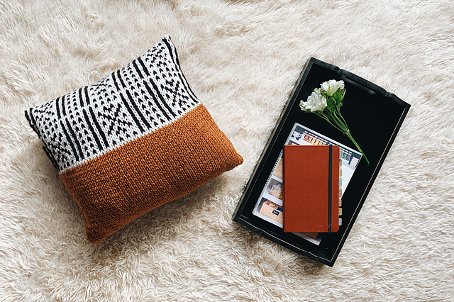 The Vase Pillow