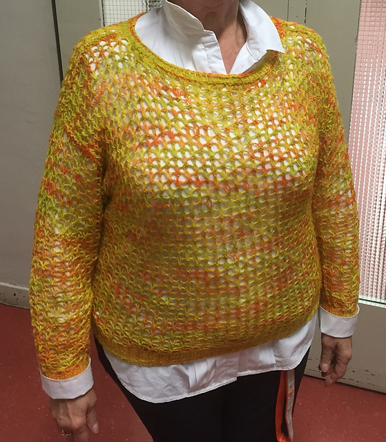 # 26 Pulli im Lochmuster