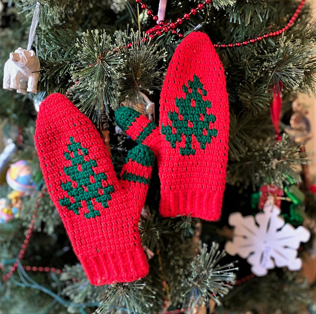 Trees Mittens