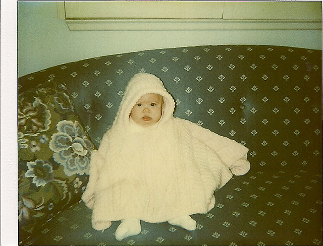 Hooded Poncho in Pingostar