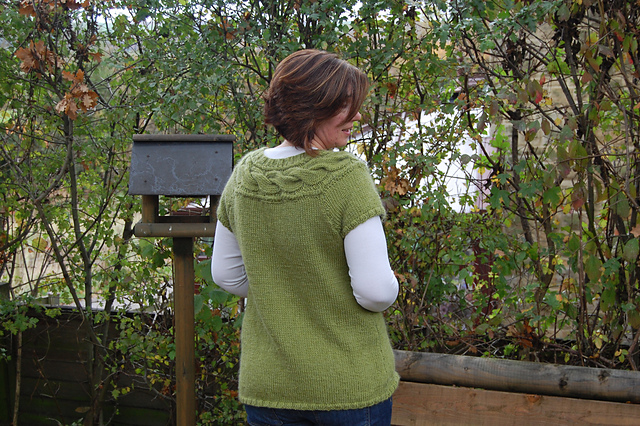 Design E - Cable-yoke Cardigans