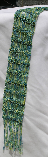 Reversible-Cable Dropstitch Scarf