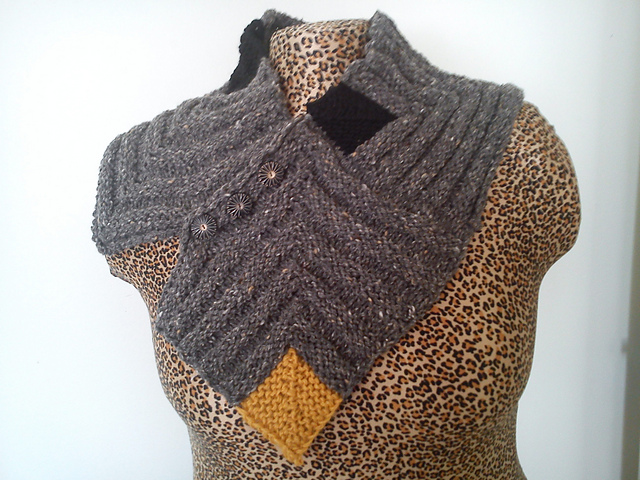tweedy domino scarf