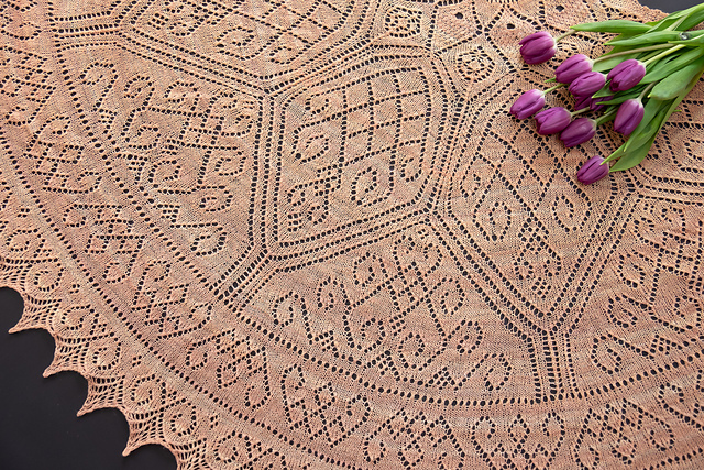 Venetian Light Shawl: Semi-circular