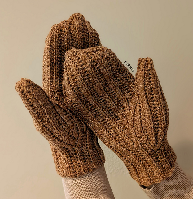 Single Seam Ribbed Mittens