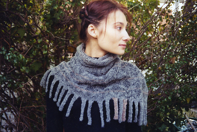 YANA MINI CAPE with HOOD
