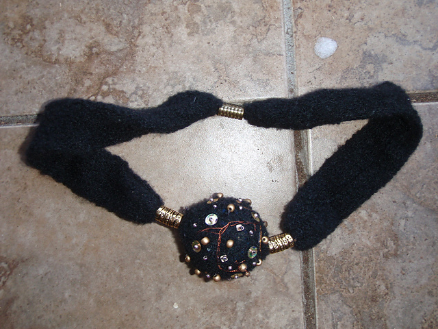 Knitted necklace