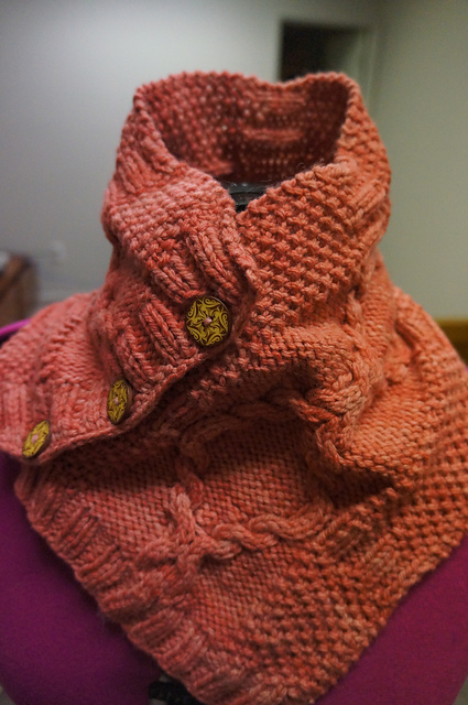 Diamante Cowl