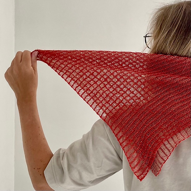 Ravelry: Through Light Scarf pattern by Alessandra Gropazzi