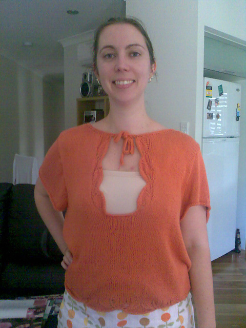 Set-in cap-sleeve top with 2 leaf textures