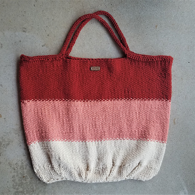 Ravelry Urban Market Tote XL pattern by Swiss Pointe Designs