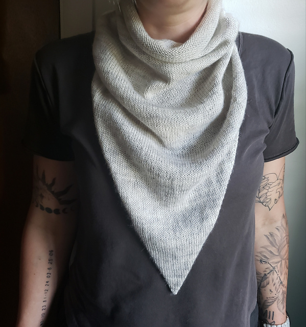 Ravelry Free Bird Bandit Cowl pattern by Swiss Pointe Designs